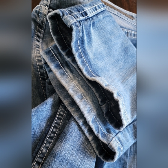 Y2K Inspired Straight Leg Medium Stone Wash Embroidered Pocket Mid Rise 12 Short - Picture 7 of 8